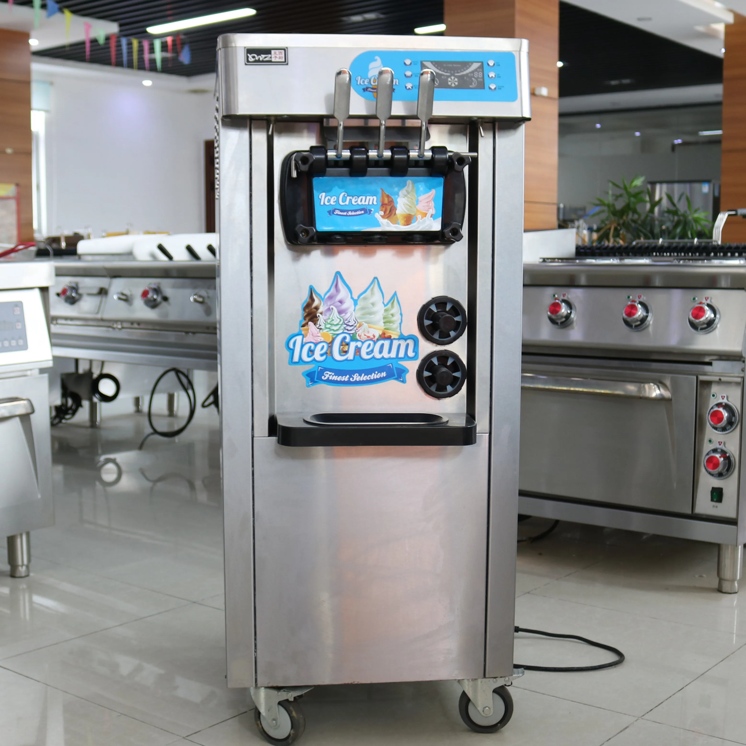 Soft Serve Ice Cream Machine 3 Flavor - Ticari Kullanıma Uygun, 3 Farklı Lezzette